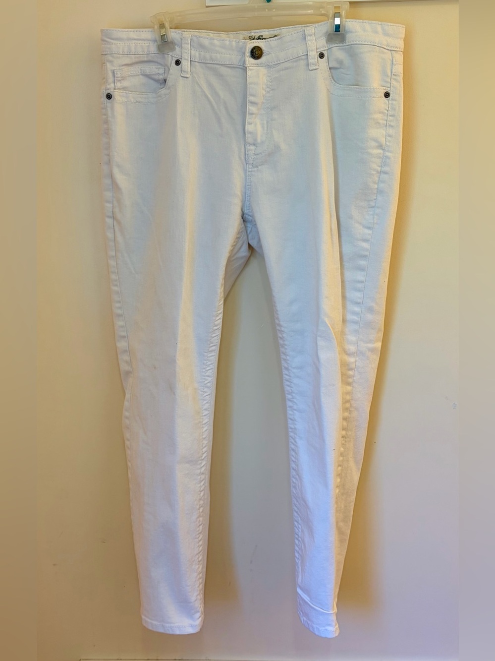 VGS Classic Women's White Stretch Jeans - Slim Fit sparkle trim